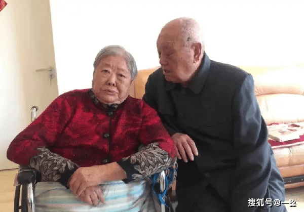 她因太优秀被印在一元人民币上<strong></p>
<p>币岁</strong>，11岁嫁表哥，高寿90，您认识吗？
