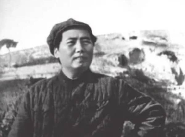 王立华：林彪、彭德怀都反对<strong></p>
<p>巴菲特理财</strong>，毛泽东何以赌上红军全部家底，决意东征？