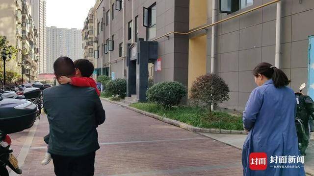 雇主突然失联<strong></p>
<p>君融理财</strong>，月嫂带女婴回家抚养三年 女儿埋怨“待外人更好”