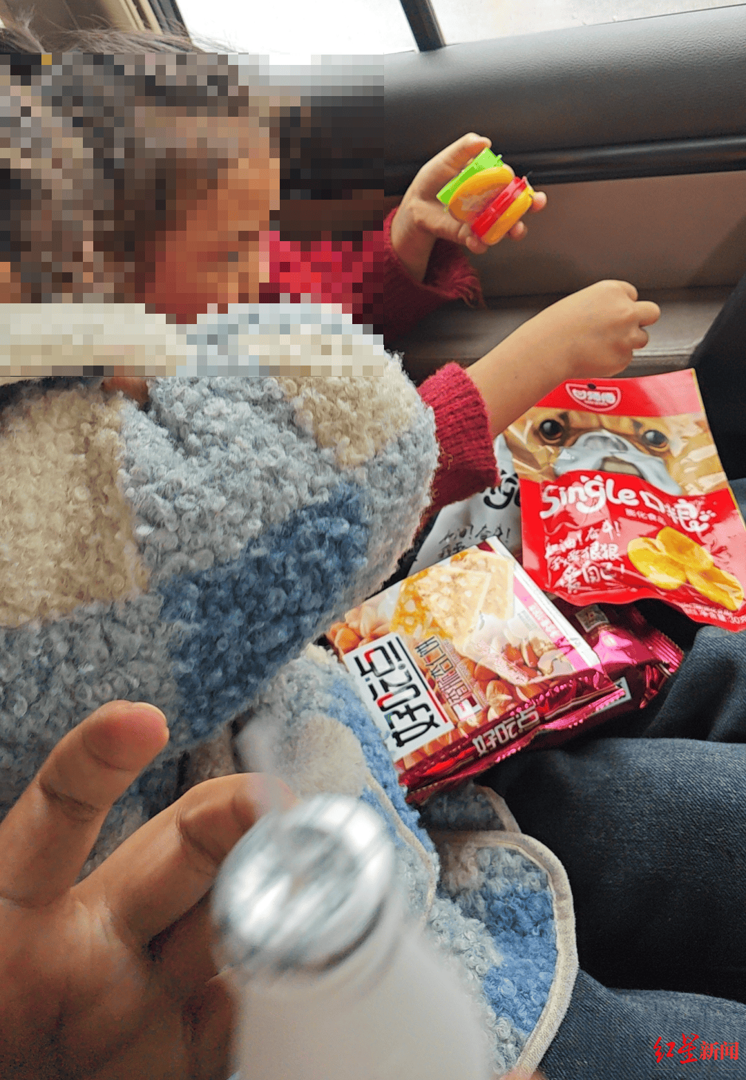 父母在外地打工<strong></p>
<p>理财产品网</strong>，8岁姐姐带着6岁妹妹欲骑行80公里找父母，幸被交警送回