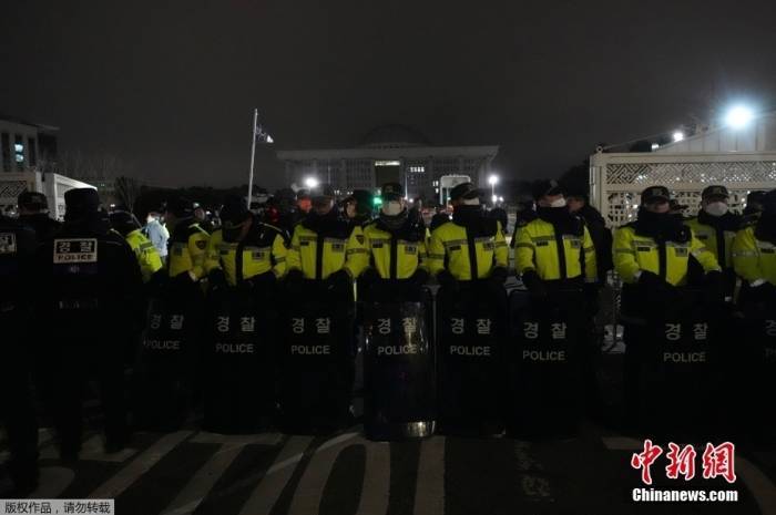 李在明讲话：戒严令已解除<strong></p>
<p>理财怎么用</strong>，要求军警尽快撤离