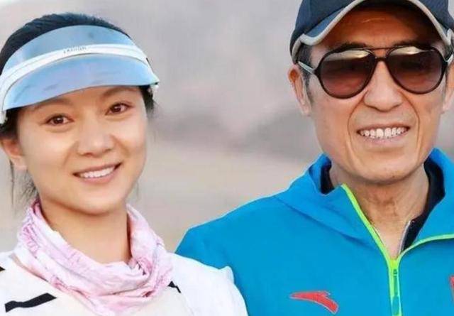 陈婷现实长什么样？路人镜头才是“照妖镜”<strong></p>
<p>理财小程序</strong>，突然理解张艺谋了