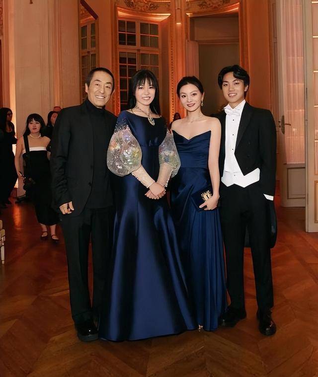 陈婷现实长什么样？路人镜头才是“照妖镜”<strong></p>
<p>理财小程序</strong>，突然理解张艺谋了