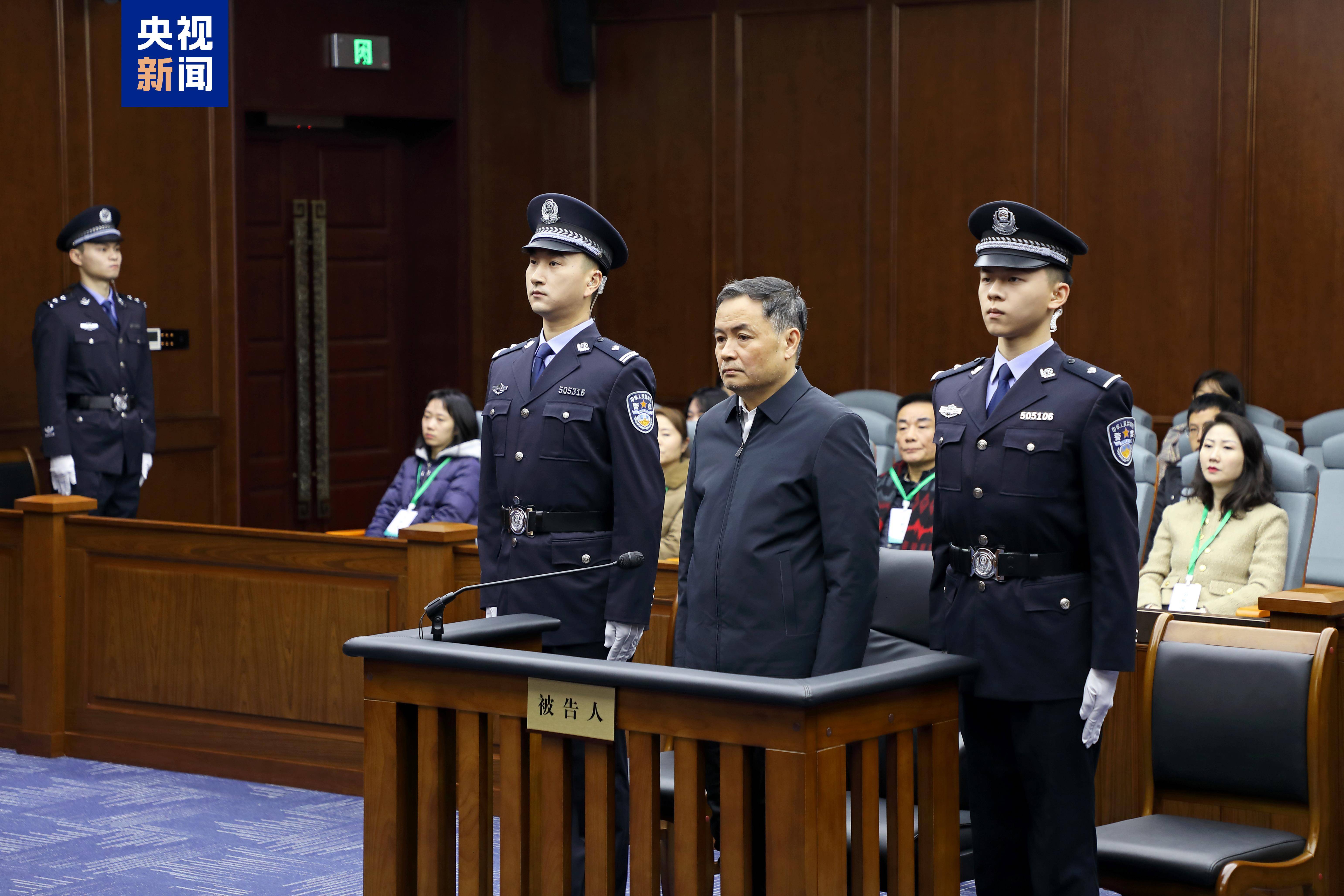 副处级贪到副部级<strong></p>
<p>余额宝投资理财</strong>，从财政部“空降”半年就落马，他获刑14年