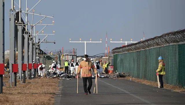 韩国遭遇本土最致命空难<strong></p>
<p>海银理财</strong>，专家：飞机维护和机场设计都有问题