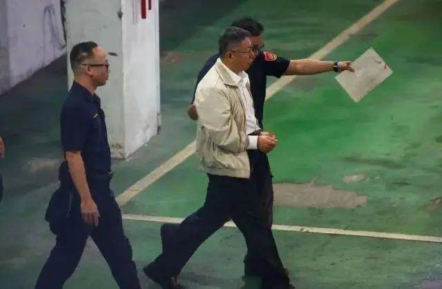 检方暗示柯文哲不辞党主席就羁押<strong></p>
<p>海银理财</strong>，蓝白阵营批“干预在野党务运作”