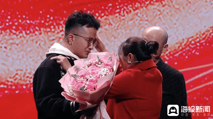 孩子丢失25年<strong></p>
<p>哪个理财靠谱</strong>，父母亲坚持每周末到孩子丢失地等待一阵子