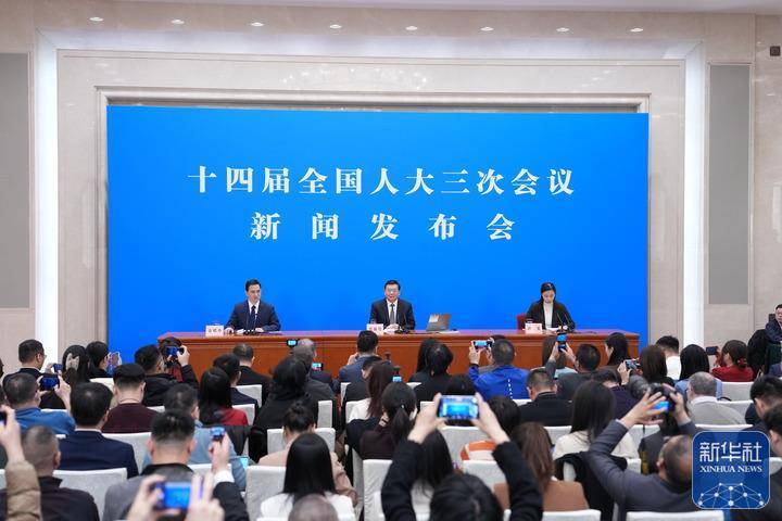 人大首场发布会<strong></p>
<p>银行理财产品</strong>，娄勤俭90分钟回答了这些热点