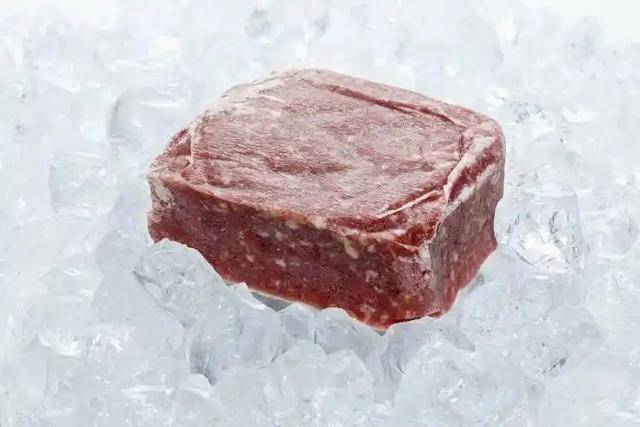 长期吃久冻的肉危害大<strong></p>
<p>理财人群</strong>？冰箱里的肉冻多久就不能吃了？医生说清楚