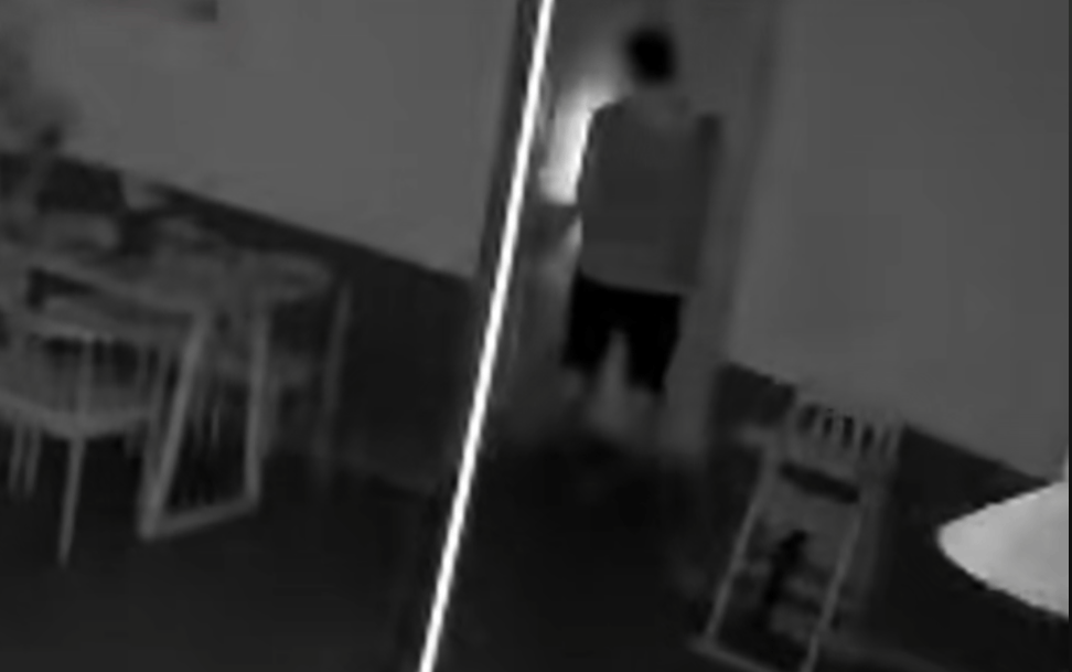 第一次见面就表白！被拒绝后男子凌晨3点狂敲女生房门<strong></p>
<p>长期理财产品</strong>，随后拿出工具撬锁……