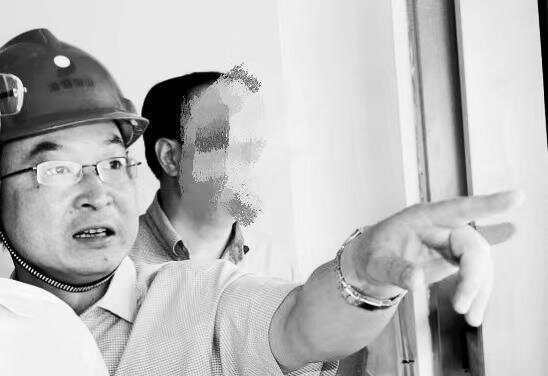 百亿市值上市公司董事疑似坠楼去世<strong></p>
<p>理财盒子</strong>，年仅54岁
