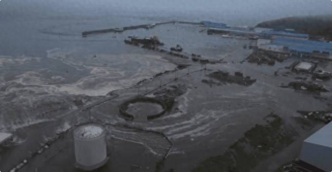 海军基地遇上大地震<strong></p>
<p>大额理财产品</strong>，港内全是新核潜艇，损坏一艘都能让俄军心疼