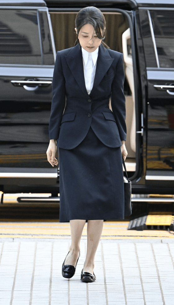 金建希被捕同日<strong></p>
<p>如何投资理财产品</strong>，流亡海外数月的“金建希大管家”回国被捕