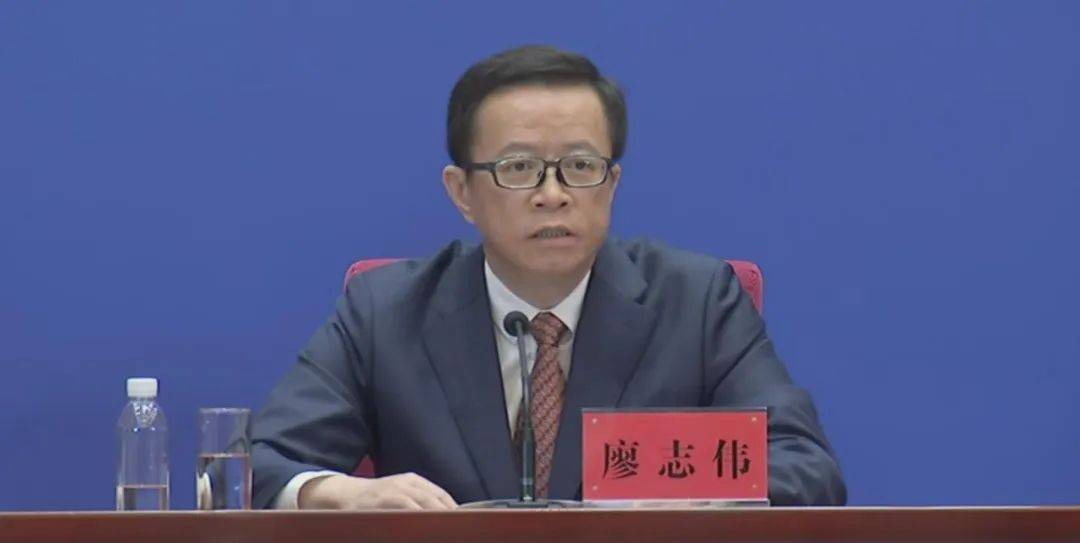 受中央组织部领导委派<strong></p>
<p>理财稳健</strong>，中央组织部有关干部局负责同志出席长江委领导干部会议，宣布中央决定：廖志伟同志任长江水利委员会党组书记