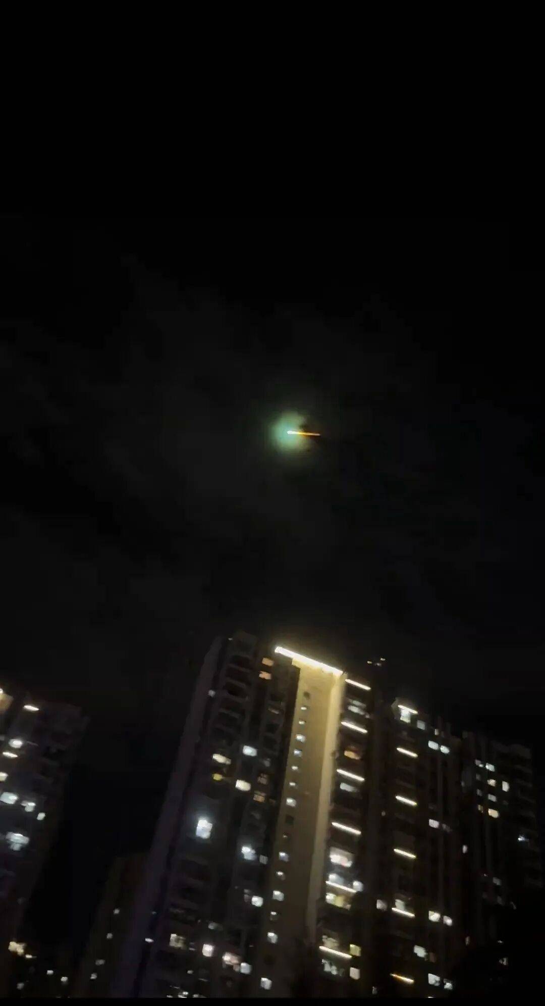 福建多地夜空现不明飞行物<strong></p>
<p>理财的渠道</strong>？目击者称速度极快放蓝绿色光芒