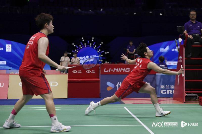 中国羽毛球大师赛于深圳开拍<strong></p>
<p>成都理财</strong>，国羽首日7战4胜