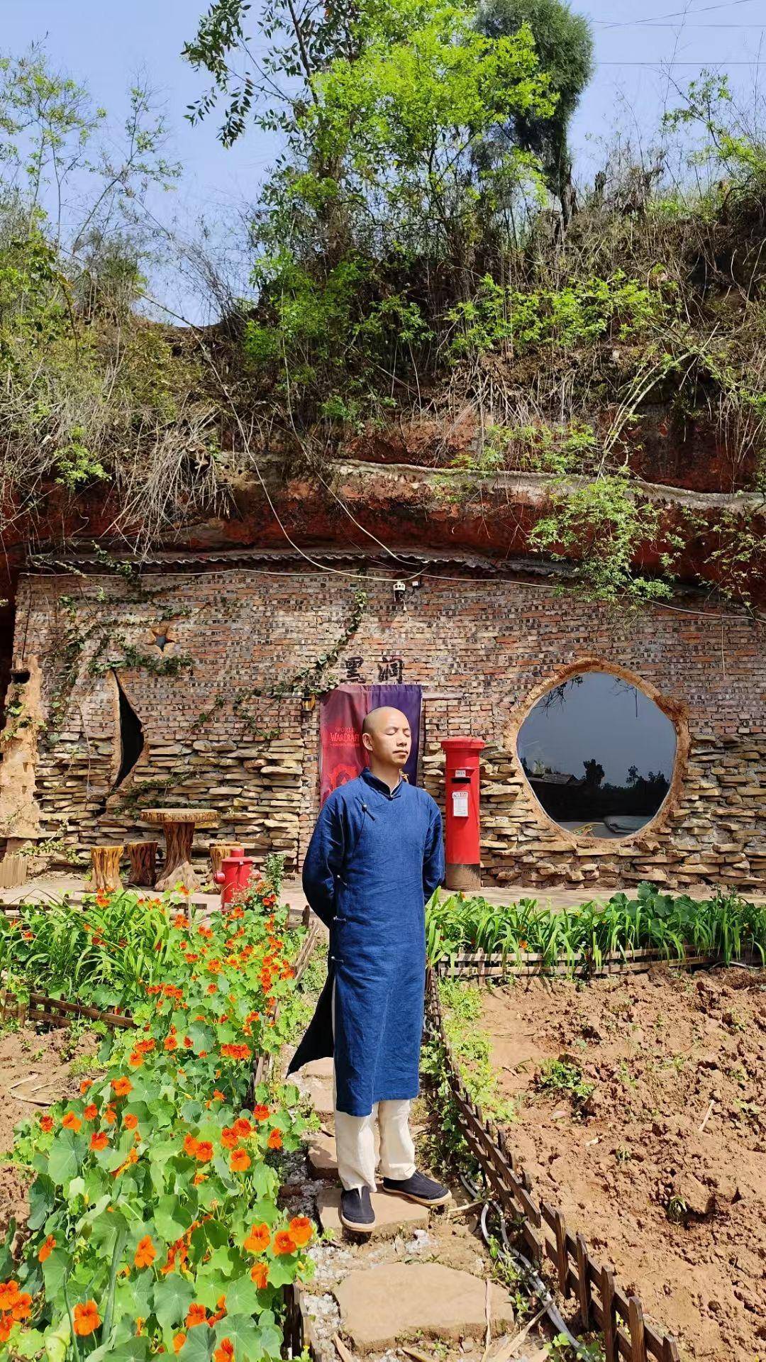 是个人选择还是另有隐情？35岁男子回乡“崖下洞居”惹争议<strong></p>
<p>保息理财产品</strong>！｜封面深镜