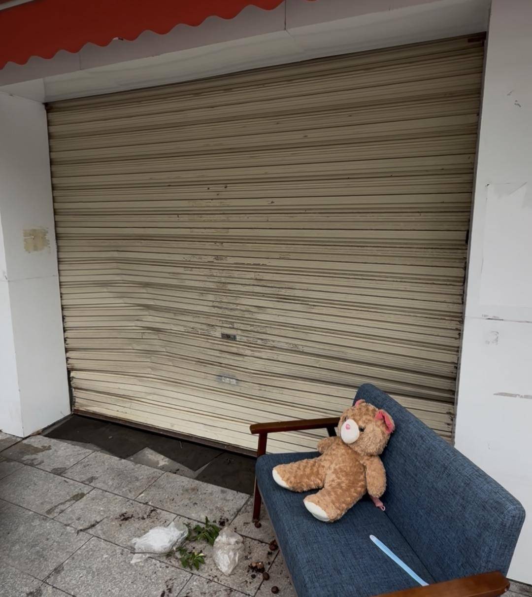 台风天珠海一司机驾越野车造浪冲破多家店玻璃<strong></p>
<p>菠菜理财</strong>，警方：行拘10日！