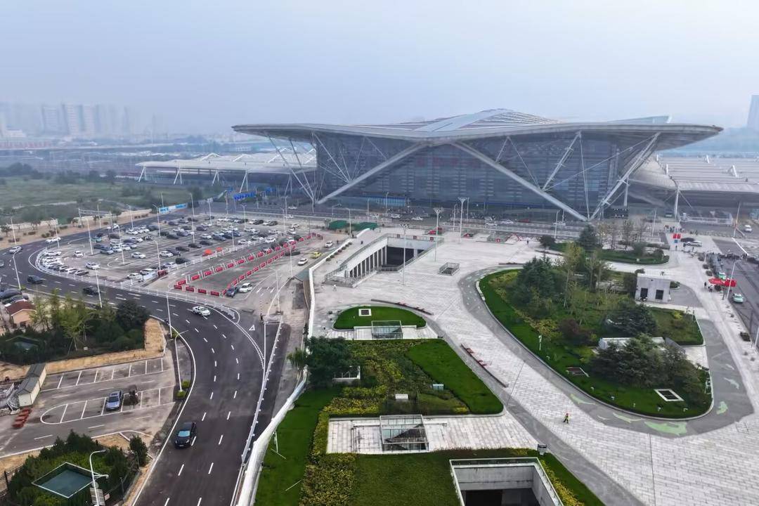 “双节”假期<strong></p>
<p>凤凰金融理财</strong>，铁路青岛站预计发送旅客170万人