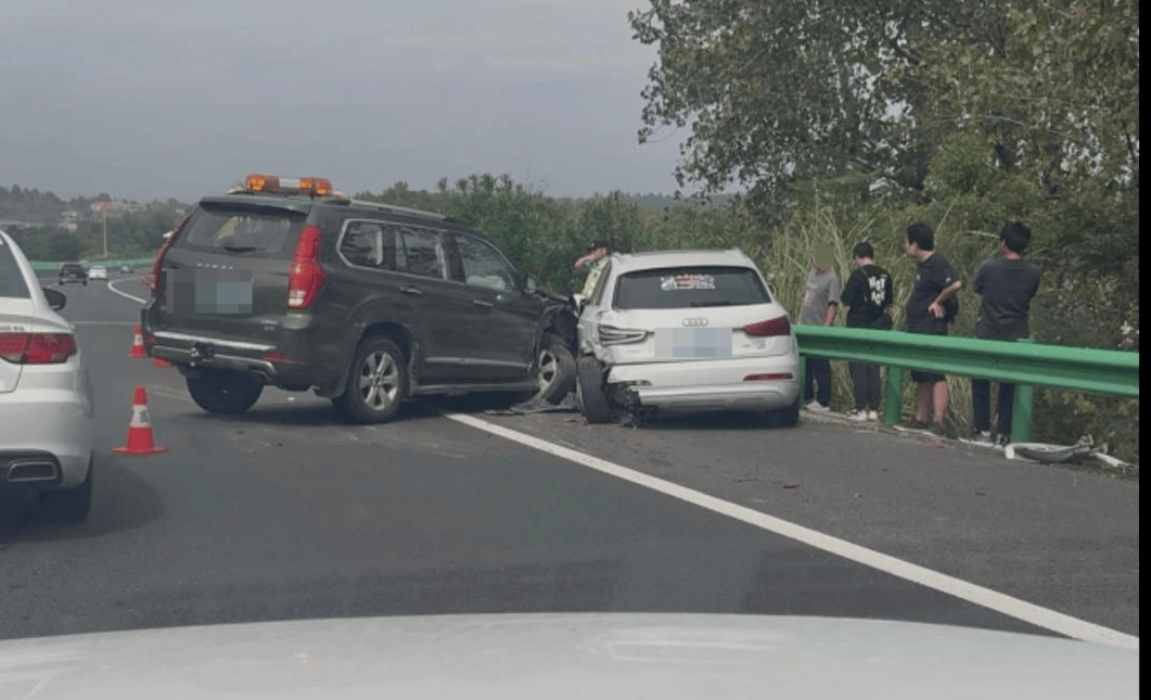 “司机像没意识了一样！”男子称SUV在高速上慢行、撞上石墩也不停<strong></p>
<p>赚吧理财</strong>，交警：司机目前无生命危险