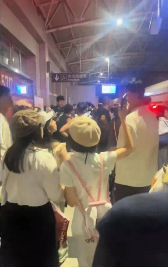 大连地铁发生故障停运一小时<strong></p>
<p>赚吧理财</strong>，目击者称看到120和警车，工作人员否认列车和人相撞，故障原因在落实中