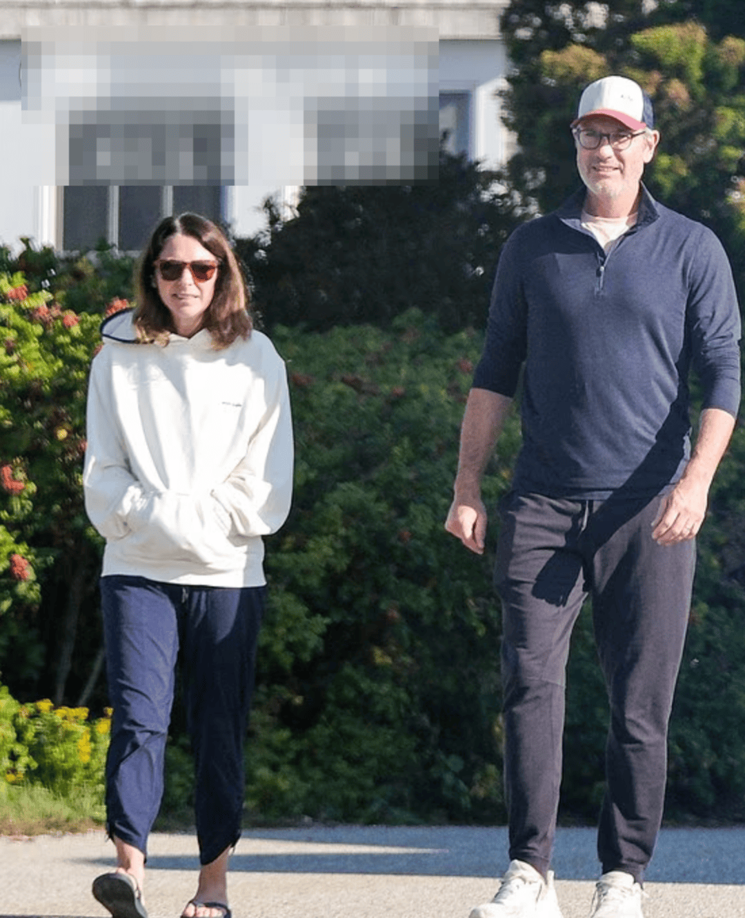演唱会“出轨门”女方离婚进行时<strong></p>
<p>赚吧理财</strong>，CEO男主被拍到戴婚戒与妻散步