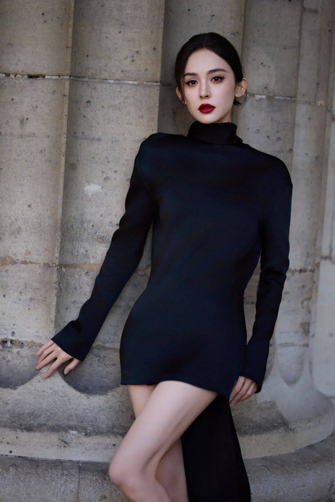 时装周上的女明星<strong></p>
<p>理财风险</strong>，秋冬氛围感一键封顶！