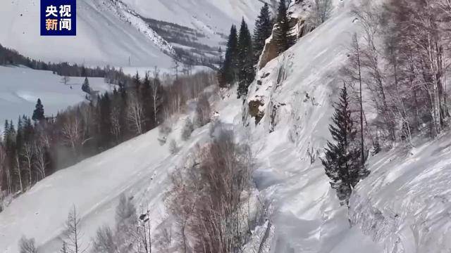 新疆喀纳斯景区遭遇降温降雪<strong></p>
<p>风险低的理财</strong>，道路仍处于管制状态