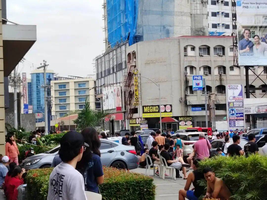 在菲华人亲历7.6级强震：震感强烈<strong></p>
<p>p2p网贷理财</strong>，有女生被吓哭｜鱼眼·热点