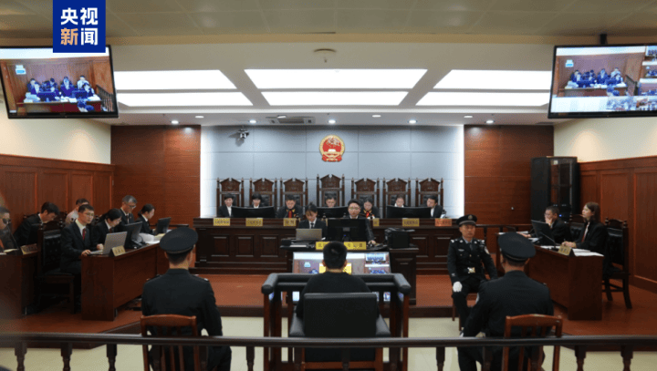“司机泄愤撞死一家三口”<strong></p>
<p>p2p网贷理财</strong>，逝者家属最新发声