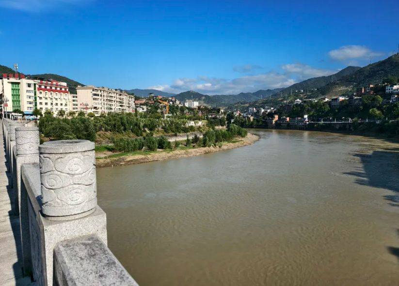 结婚当天跳河男子遗体已找到<strong></p>
<p>p2p网贷理财</strong>，女方称会尽快去看；男方家属：还在了解具体原因
