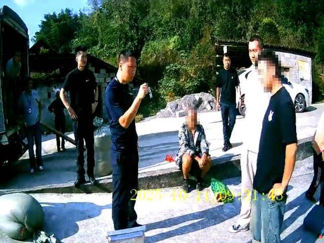 100斤玉米上秤秒变60斤？贵州一村民遭“鬼秤”骗粮！民警出手<strong></p>
<p>哪家银行理财产品</strong>，5人被拘