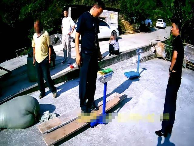 100斤玉米上秤秒变60斤？贵州一村民遭“鬼秤”骗粮！民警出手<strong></p>
<p>哪家银行理财产品</strong>，5人被拘