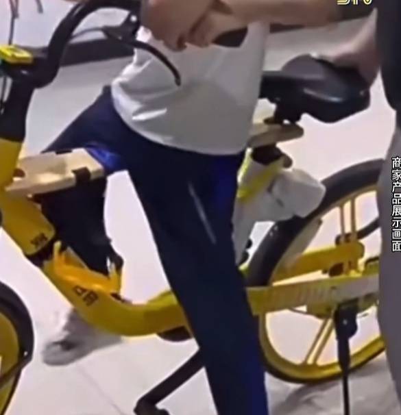 看着都疼<strong></p>
<p>哪家银行理财产品</strong>！上海街头一男子突然求助：10岁女儿被死死卡住！这个行为太危险→