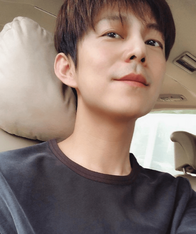 51岁何炅坦言：精力大不如前<strong></p>
<p>哪家银行理财产品</strong>，我现在特别痛苦，又近视又老花