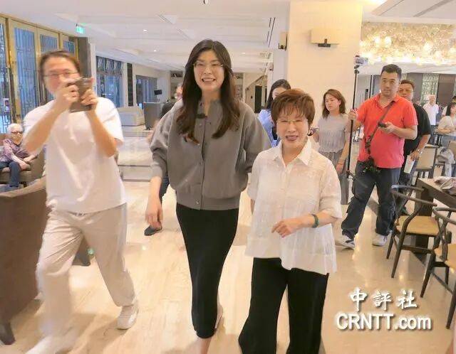到底支持谁当党主席？当着郑丽文的面<strong></p>
<p>高利理财</strong>，洪秀柱说出了自己的答案