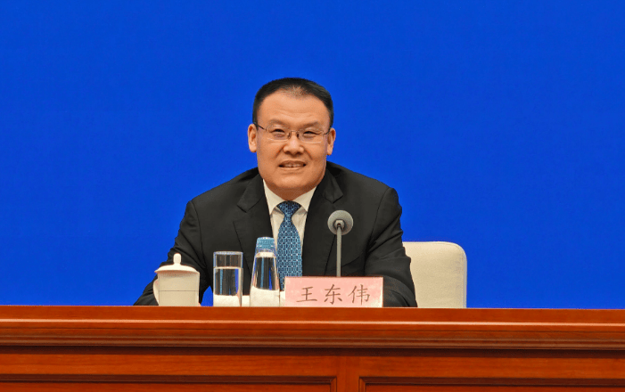 中央批准：财政部副部长王东伟<strong></p>
<p>高利理财</strong>，任安徽省委常委