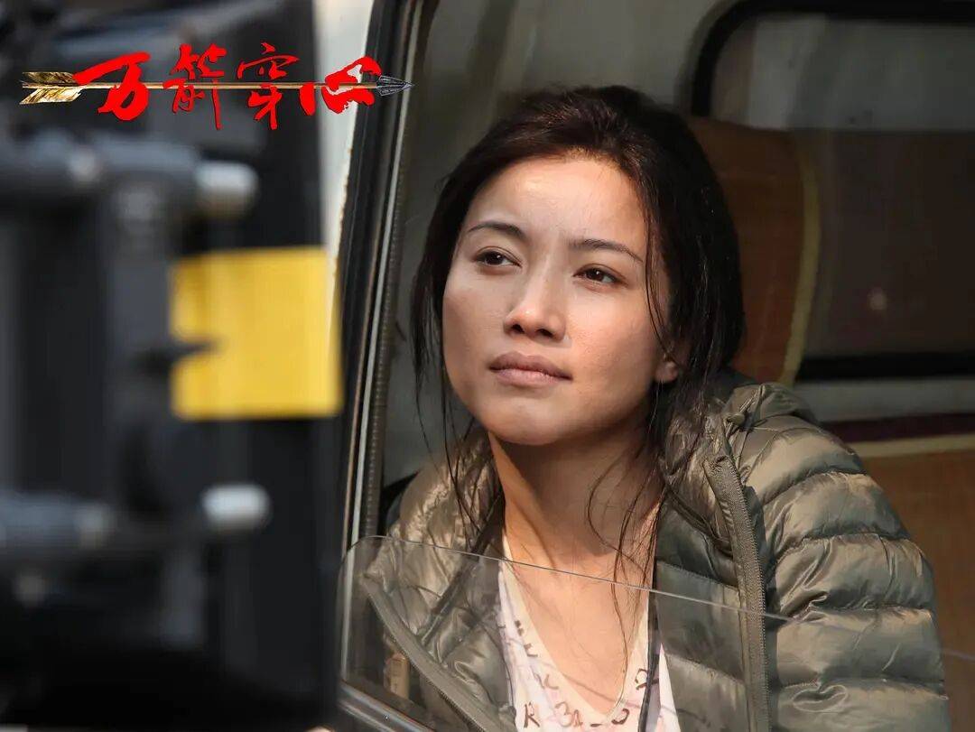 52岁影后颜丙燕公开小20岁男友：他知道我将步入更年期<strong></p>
<p>高利理财</strong>，已甜蜜相恋5年，两人出门必须手拉手