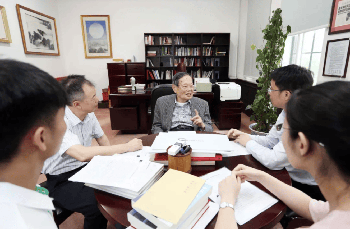 杨振宁为什么连续32年担任东莞理工学院名誉校长<strong></p>
<p>理财7天</strong>？