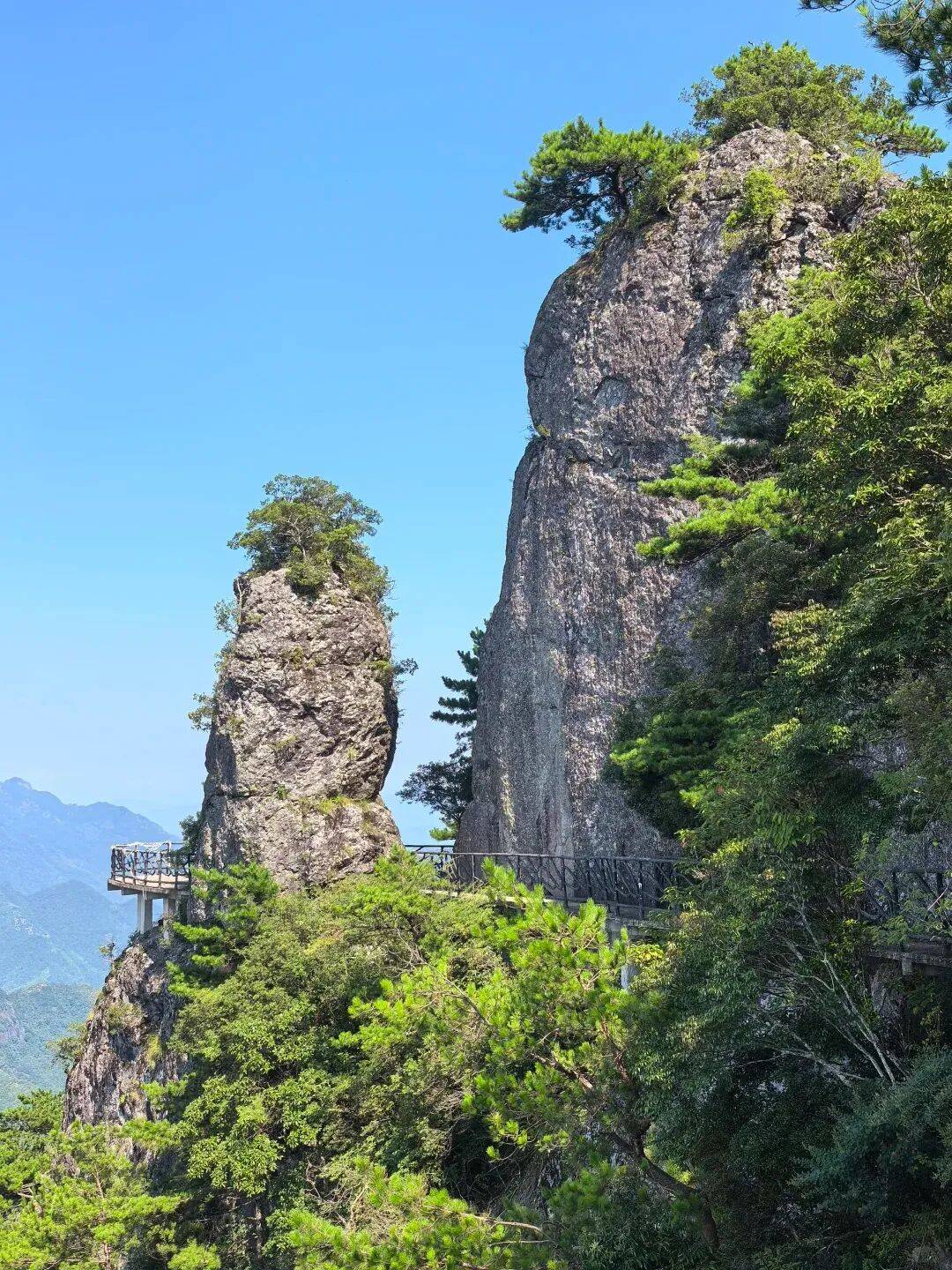 为什么年轻人迷上了爬山？ | 秋高气爽<strong></p>
<p>6万理财</strong>，是时候出发了→