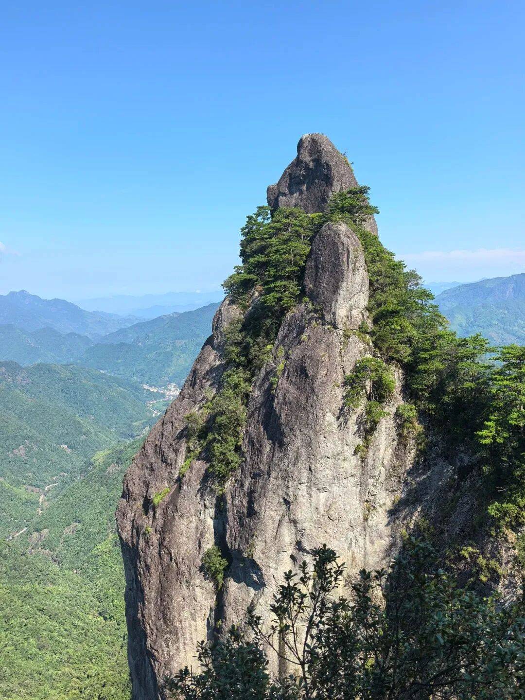 为什么年轻人迷上了爬山？ | 秋高气爽<strong></p>
<p>6万理财</strong>，是时候出发了→