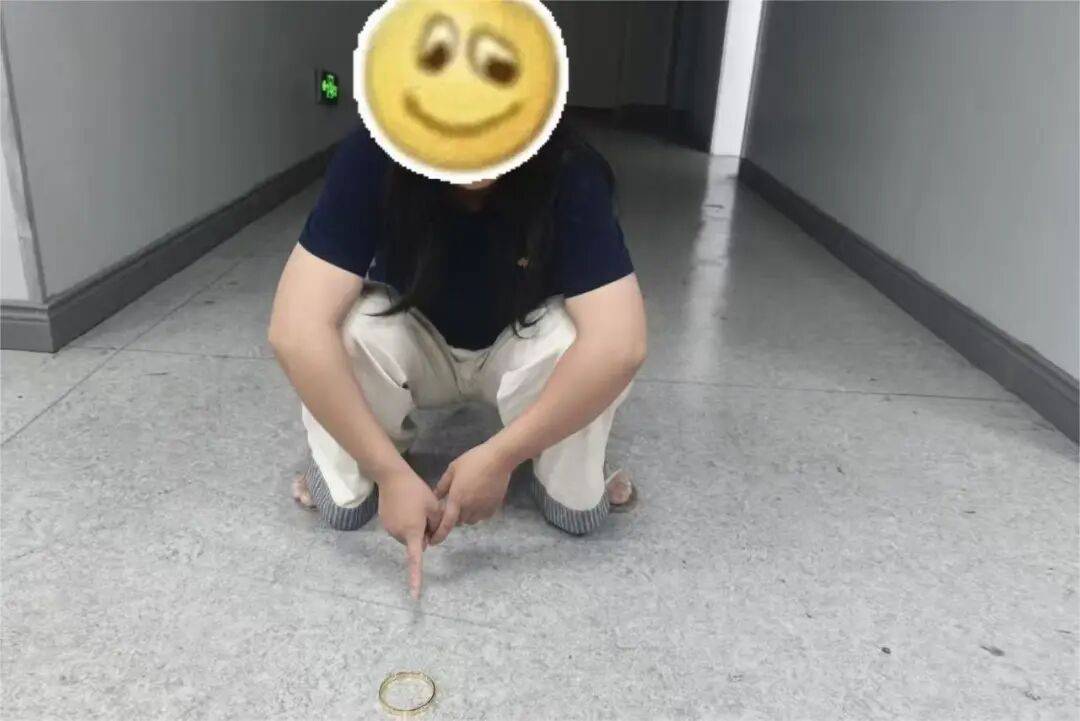 江西一新娘金手镯婚前被堂嫂掉包成铜手镯<strong></p>
<p>证券公司理财产品</strong>，堂嫂事后还淡定去吃席，目前已被采取刑事强制措施