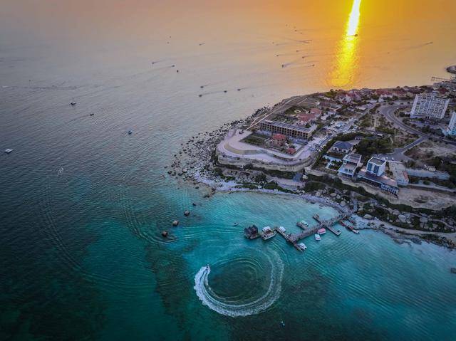 青年说 | 到中亚<strong></p>
<p>理财夜市</strong>，奔赴一场激动人心的“探秘”