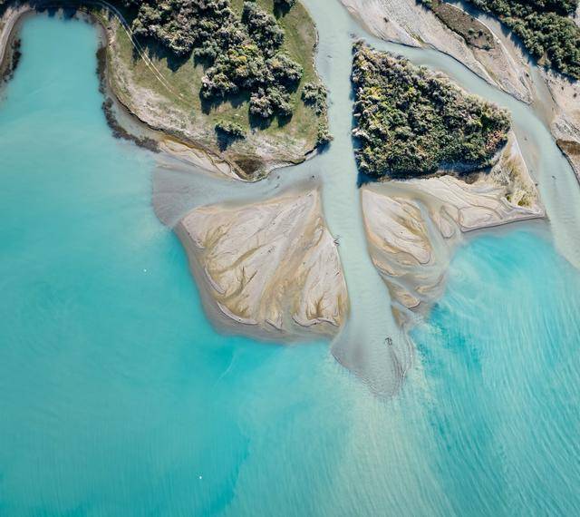 青年说 | 到中亚<strong></p>
<p>理财夜市</strong>，奔赴一场激动人心的“探秘”