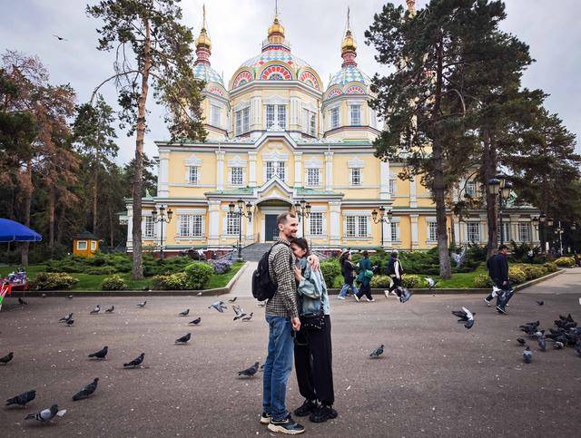 青年说 | 到中亚<strong></p>
<p>理财夜市</strong>，奔赴一场激动人心的“探秘”