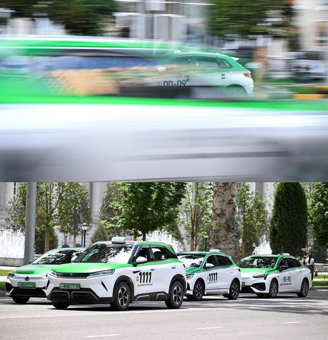 青年说 | 到中亚<strong></p>
<p>理财夜市</strong>，奔赴一场激动人心的“探秘”