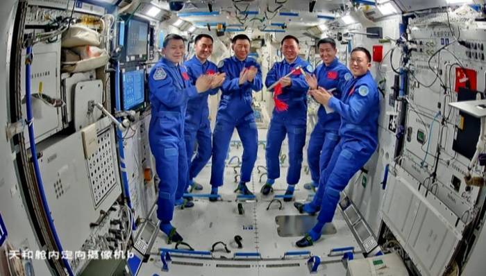 疑似遭空间微小碎片撞击<strong></p>
<p>投资理财金融</strong>，神舟二十号返回任务将推迟进行