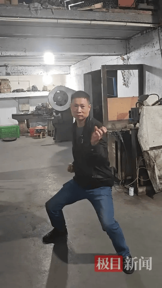 “传家锅”工厂账号粉丝已超260万<strong></p>
<p>白银理财</strong>,对话锅厂负责人傅家兄弟:30年老锅依然能用,证明当年造锅选择是对的