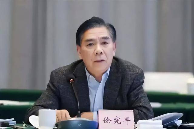 中央候补委员方红卫任上落马！上周<strong></p>
<p>小龙理财</strong>，中央批准开除3“虎”党籍