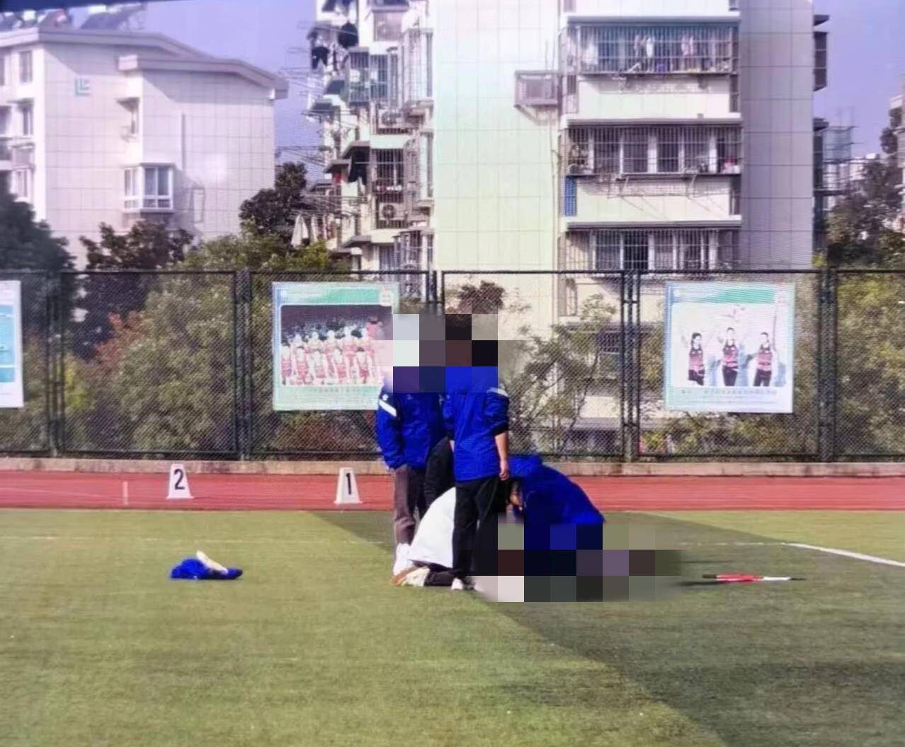 南京一学生在运动会上跑200米时倒地去世<strong></p>
<p>财猪理财</strong>，官方：深感痛心，已与亲属沟通妥善处理